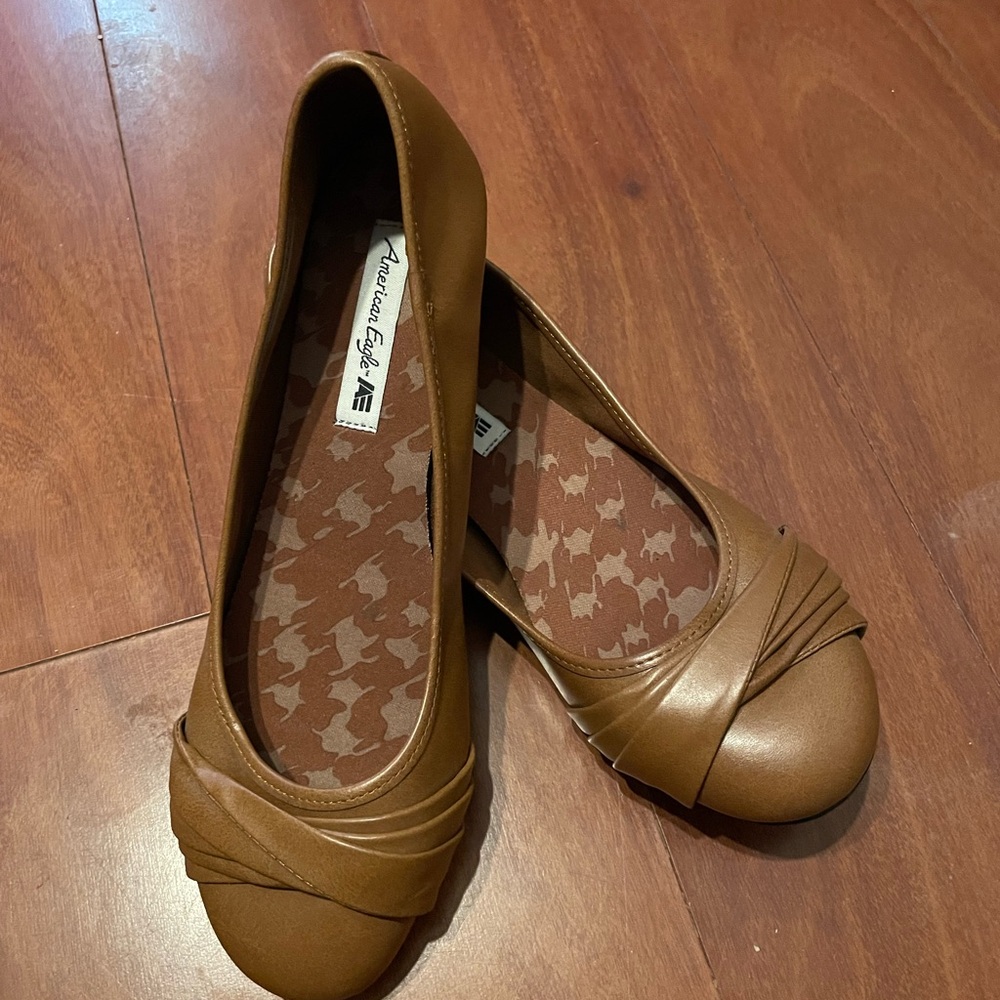 American Eagle by Payless Tan Pleated Flats